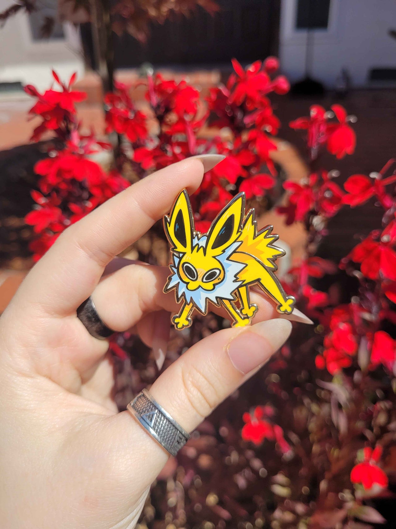 Jolteon Enamel Pin