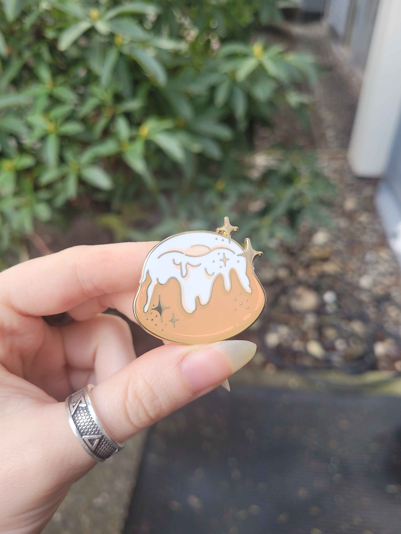 Sweetroll Enamel Pin