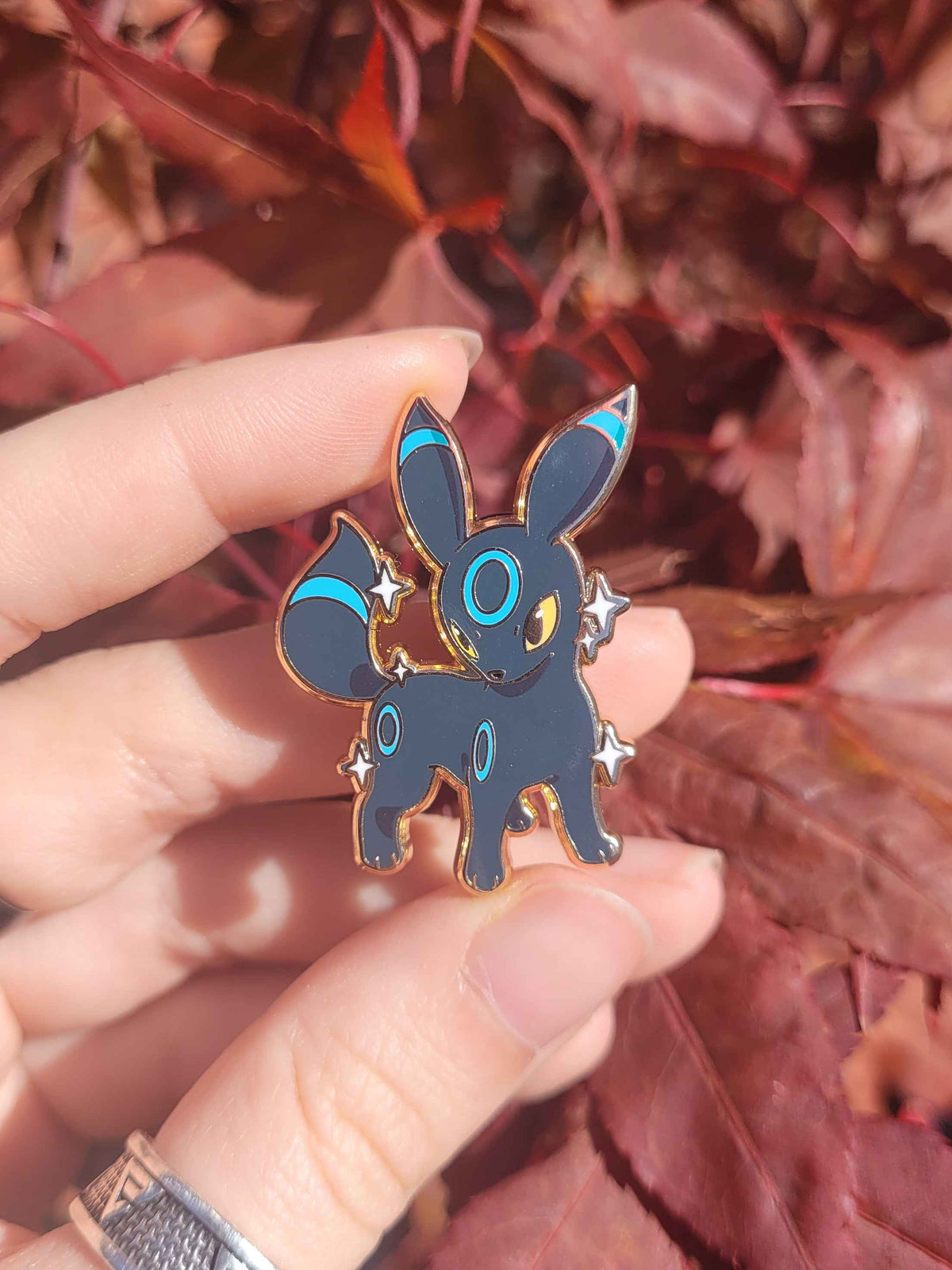Shiny Umbreon Enamel Pin