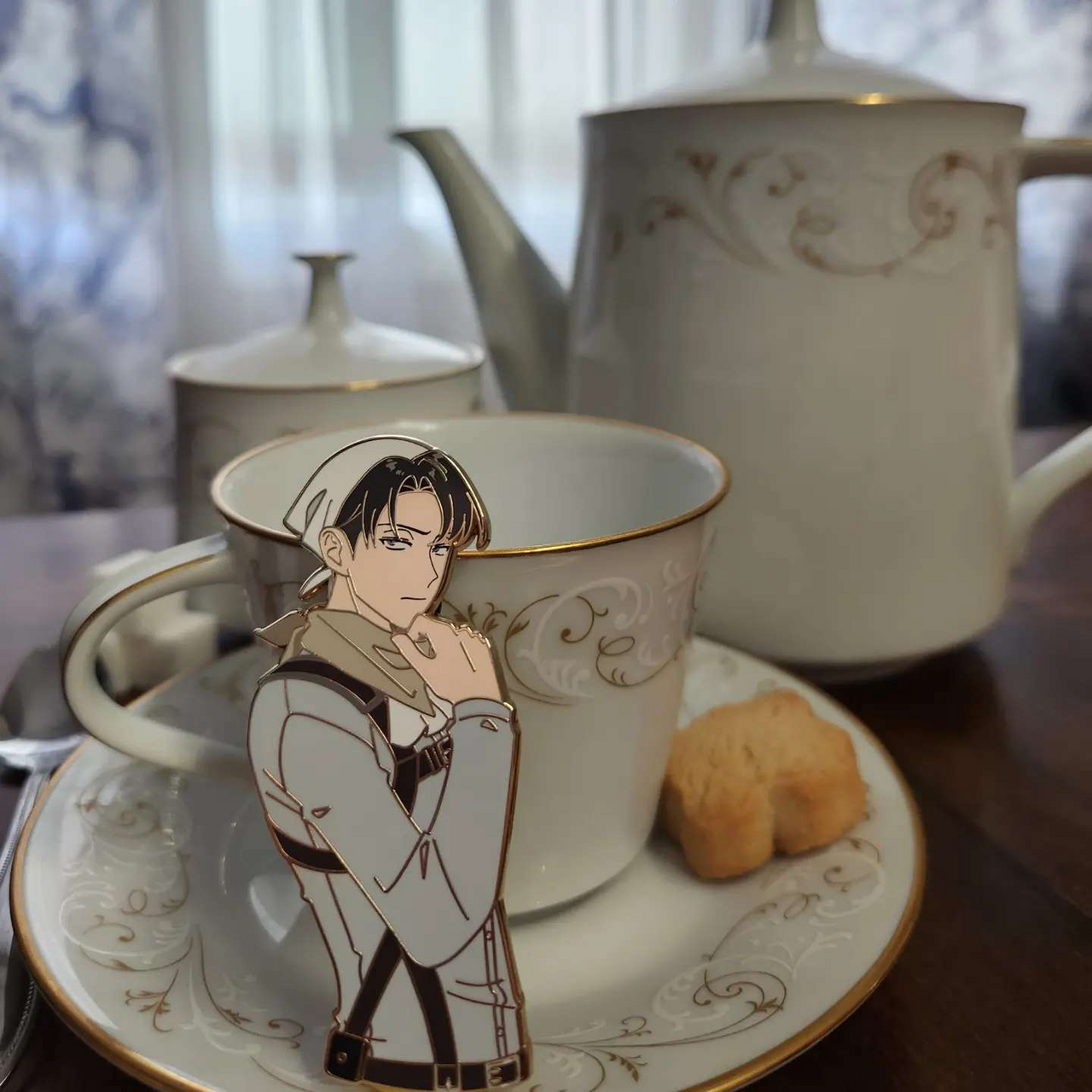 Cleaning Levi Enamel Pin